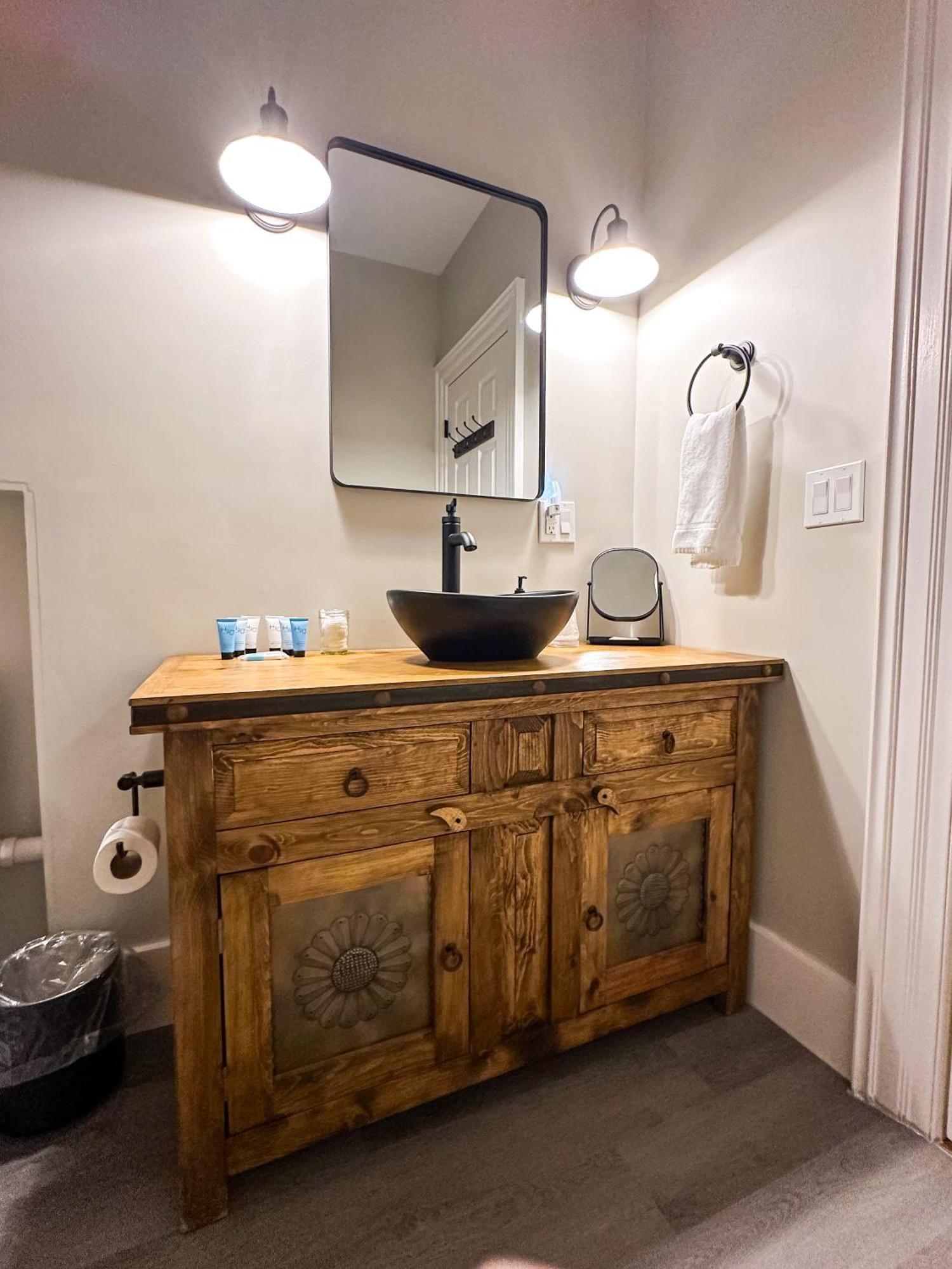 The Black Walnut Inn 애머스트 외부 사진